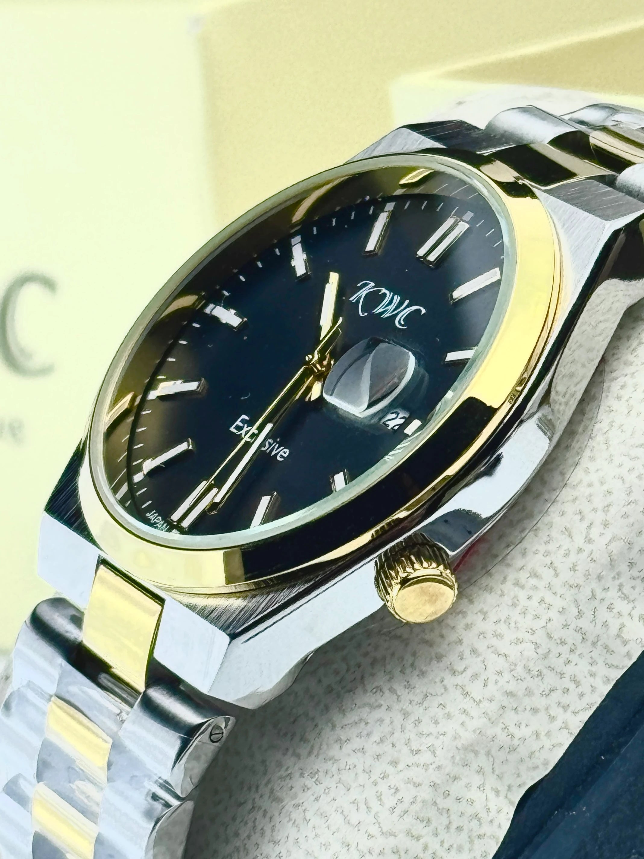 [EID SPECIAL] KWC Quintas K-325 Two Tone Watch + FREE KWC Leather Strap Watch (Worth Rs. 3,000)