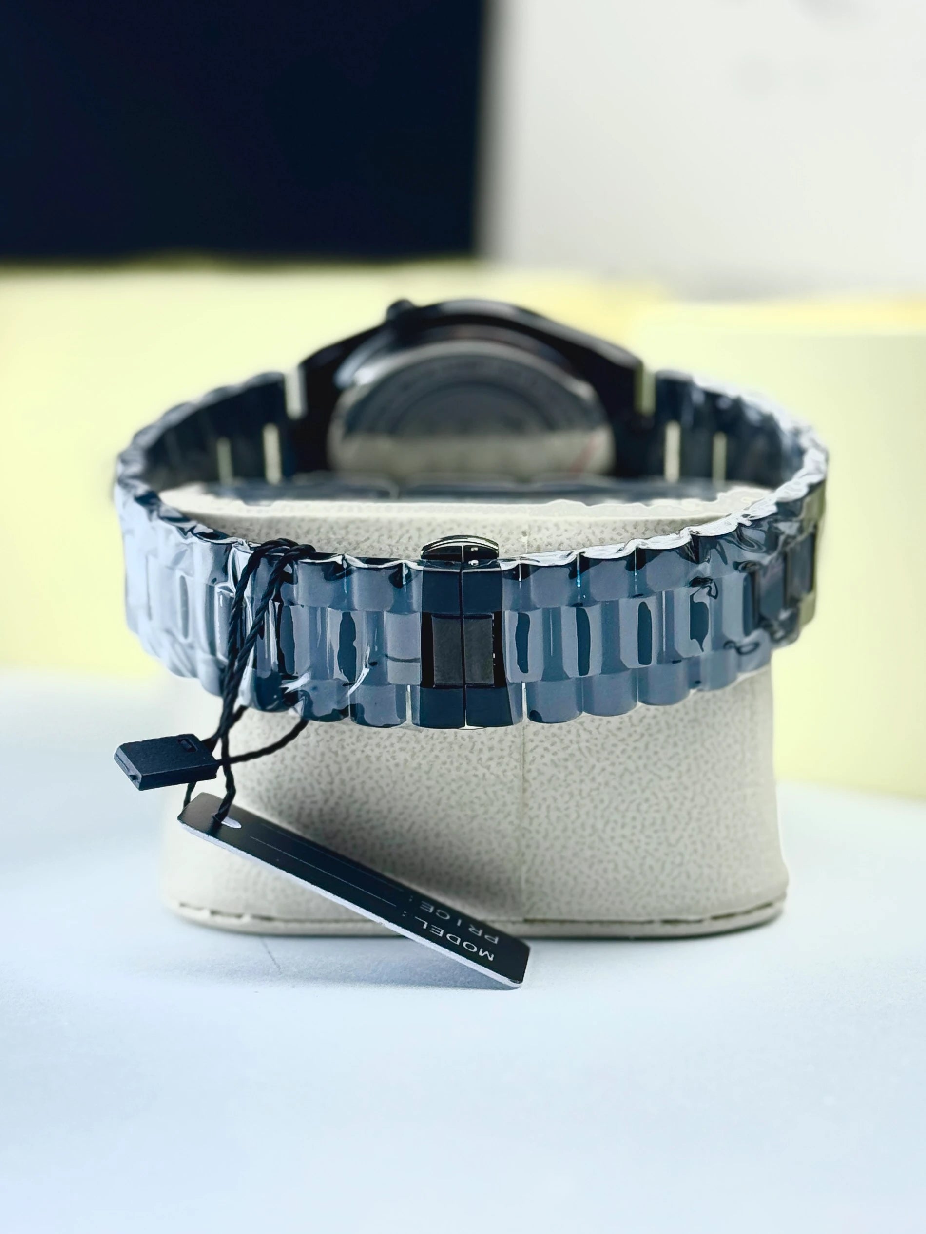 [EID SPECIAL] KWC Quintas K-325 Black Watch + FREE KWC Leather Strap Watch (Worth Rs. 3,000)